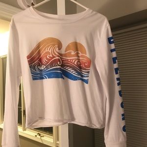 white billabong long sleeve crop